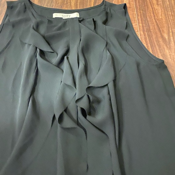 Ann Taylor LOFT black ruffle front sleeveless blouse sz XS - Picture 2 of 6